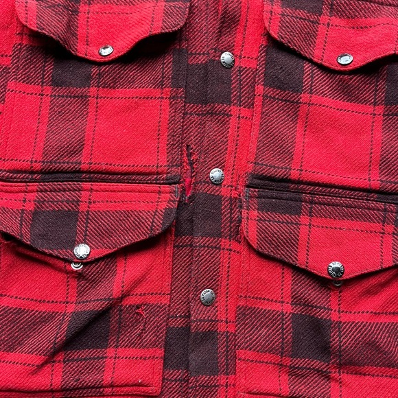Vintage Filson Garment Red Black Plaid Wool Mackinaw Cruiser Jacket Men REPAIRS - Picture 4 of 7
